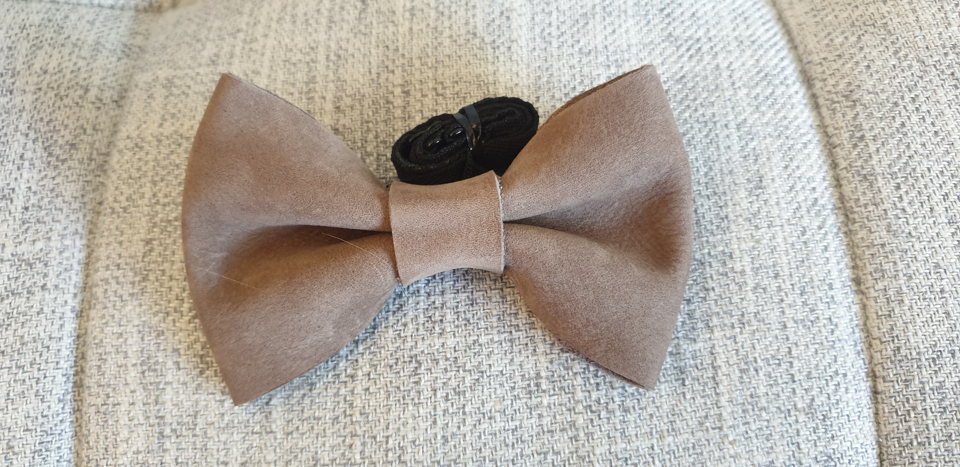 Creamy Latte Bow Tie